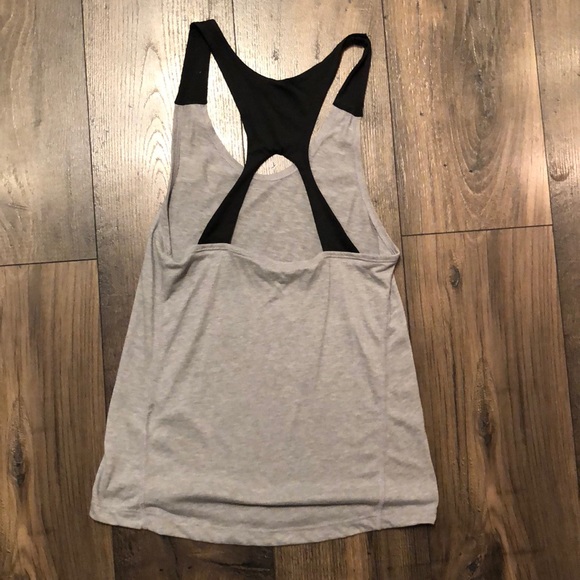 Women’s Nike tank - Picture 2 of 2